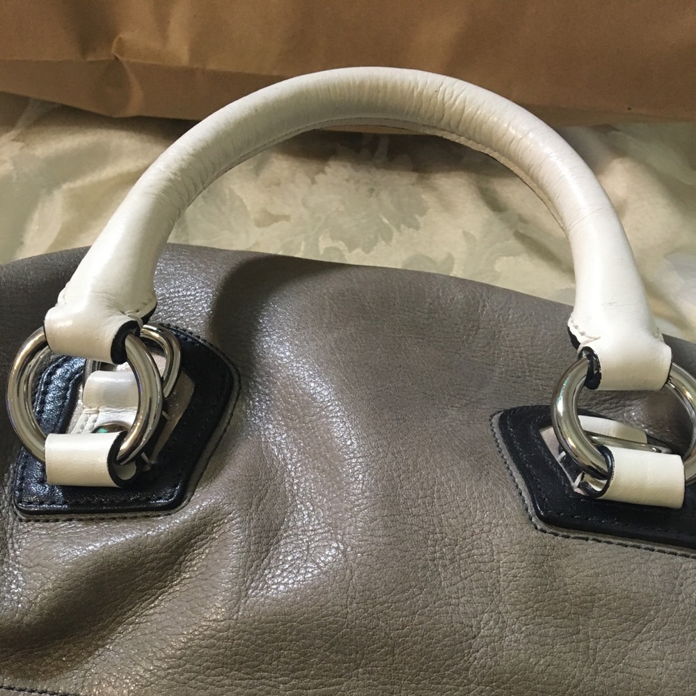 Coach Leather Purse - Excellent condition. - Picture 9 of 16